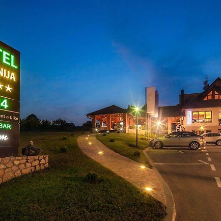 Hotel Degenija Селище Дрезницко Екстериор снимка