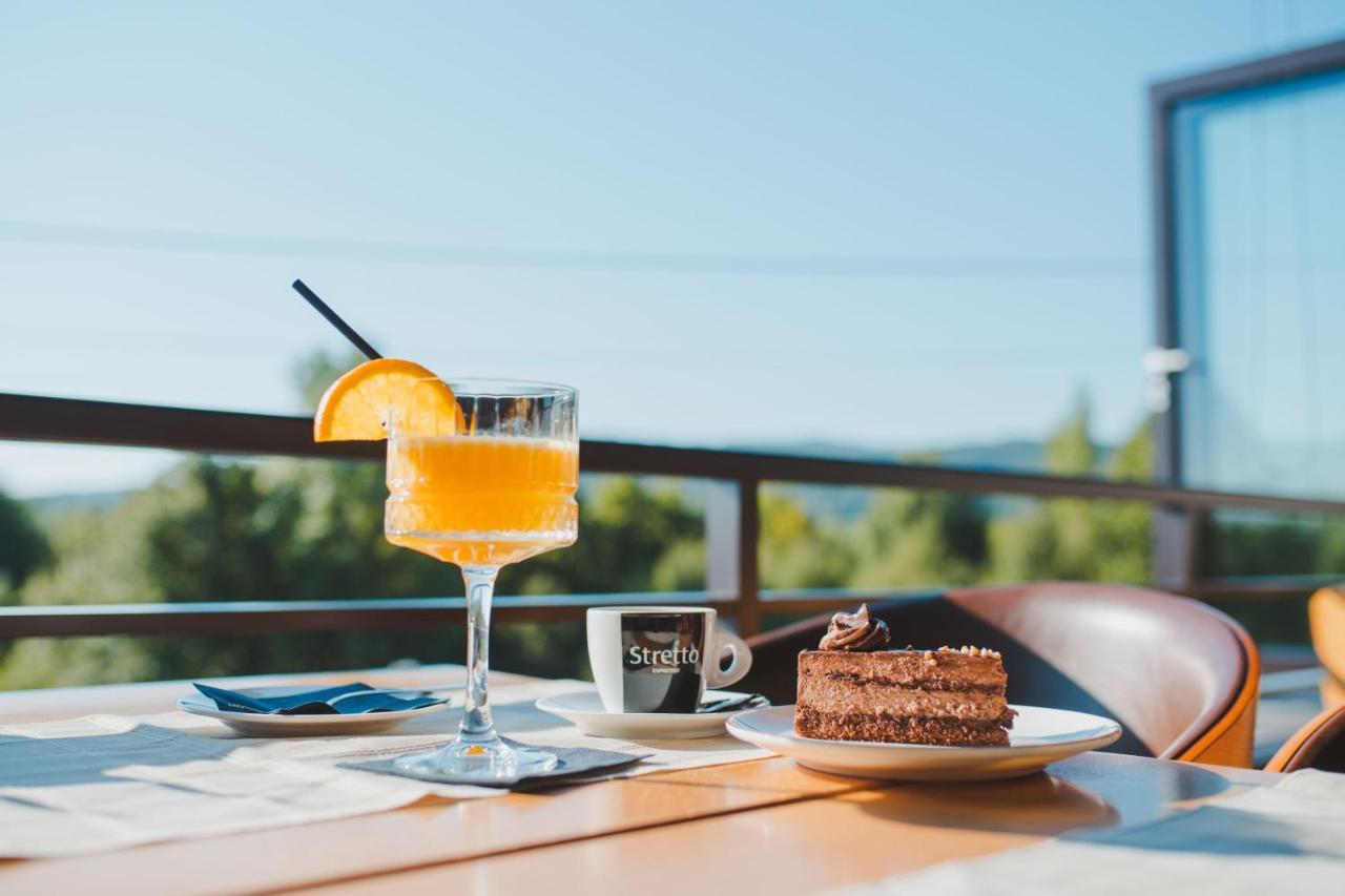 Hotel Degenija Селище Дрезницко Екстериор снимка