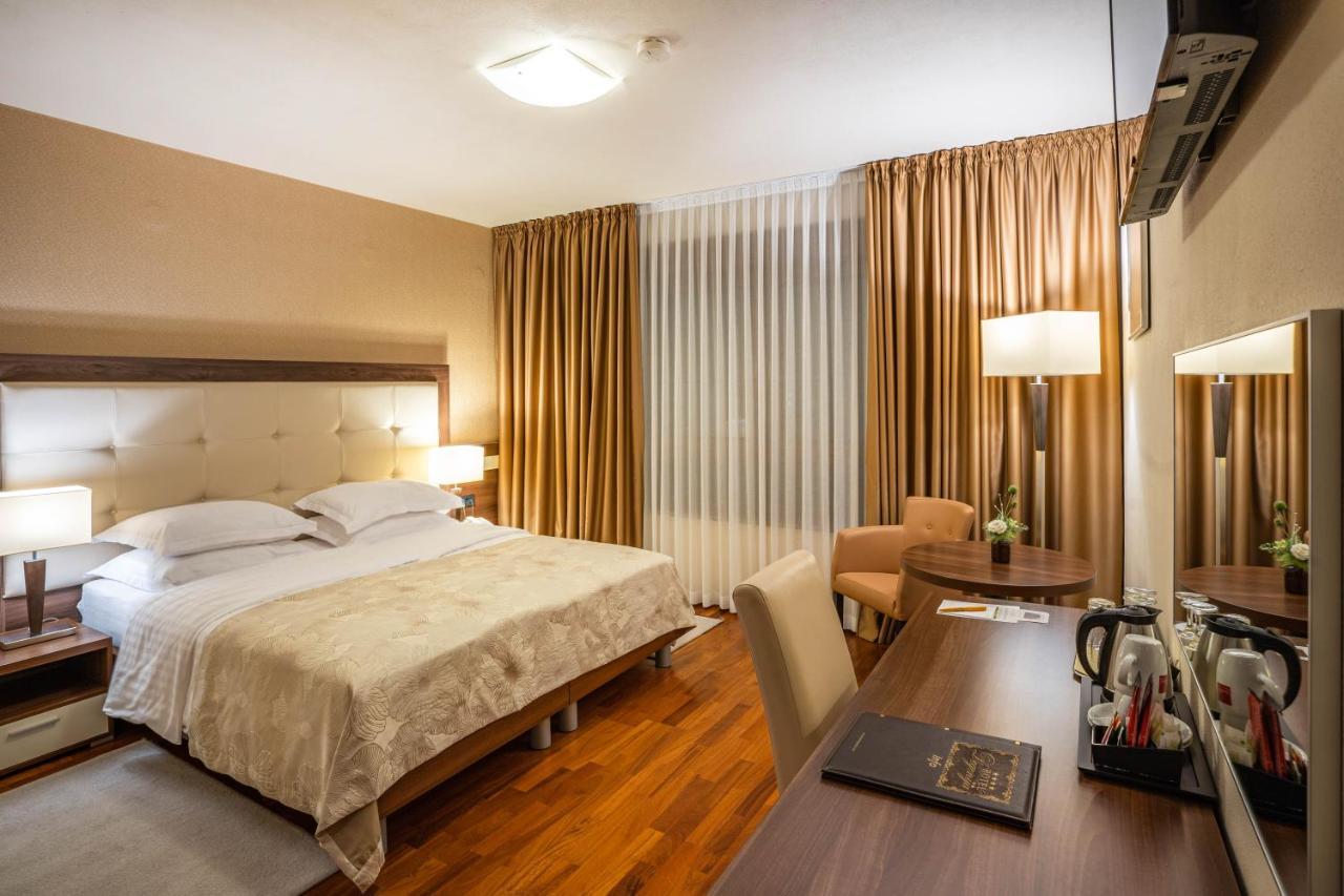 Hotel Degenija Селище Дрезницко Екстериор снимка