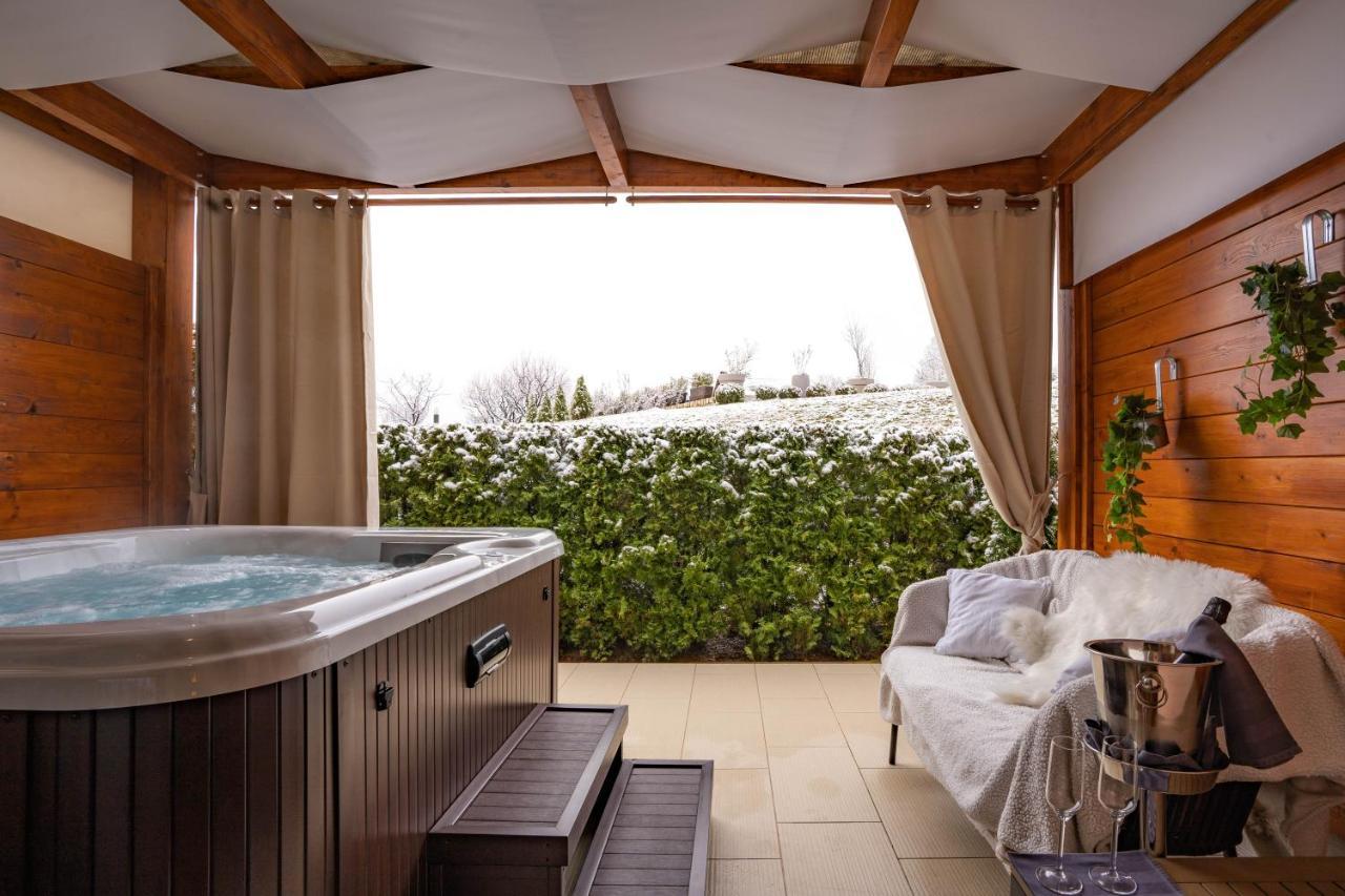 Hotel Degenija Селище Дрезницко Екстериор снимка