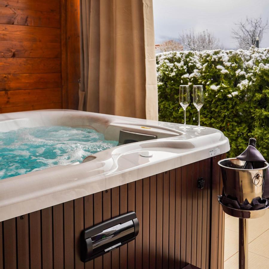 Hotel Degenija Селище Дрезницко Екстериор снимка