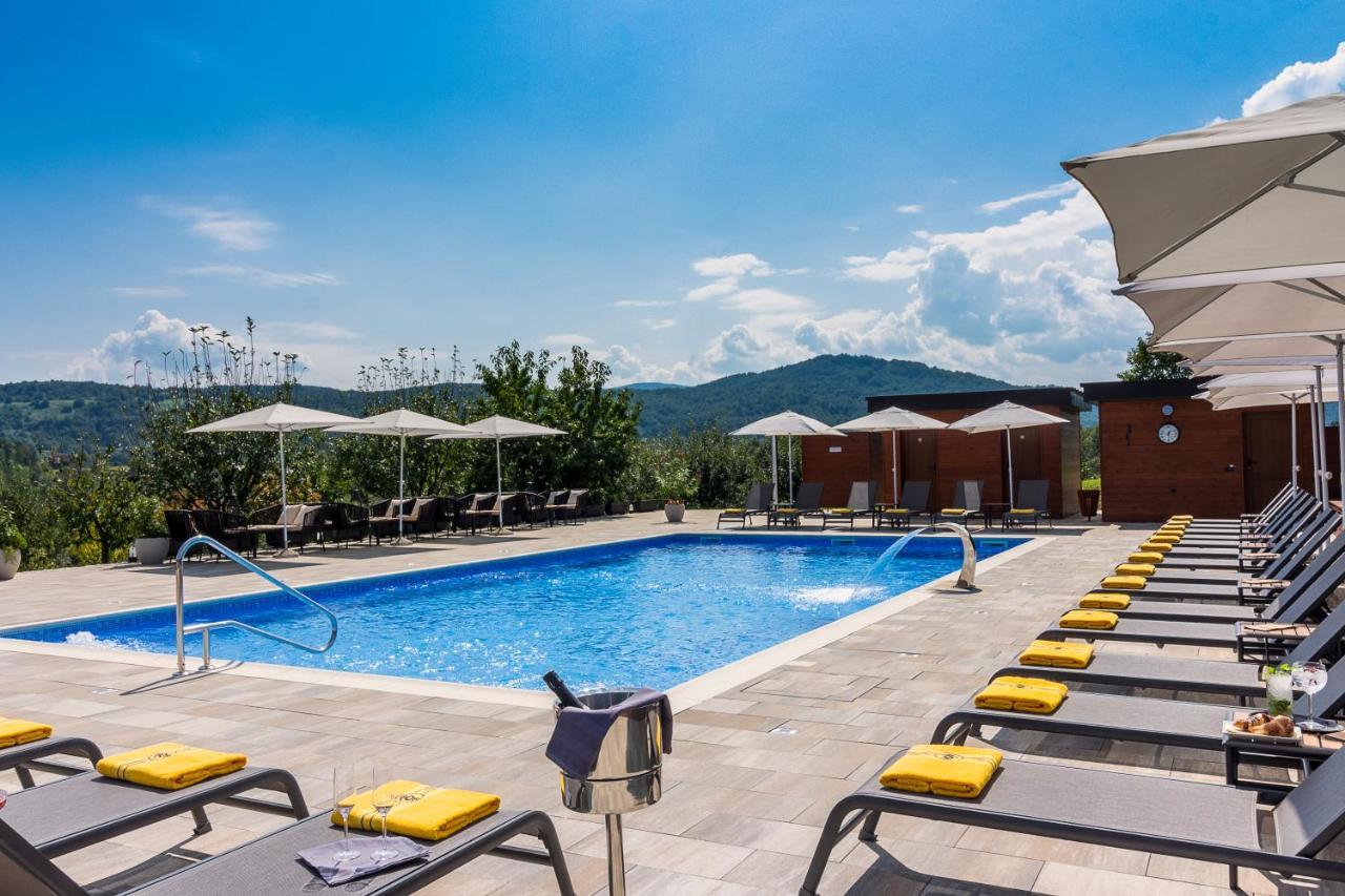 Hotel Degenija Селище Дрезницко Екстериор снимка