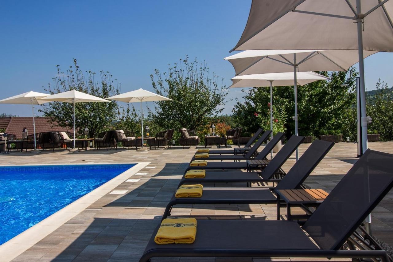 Hotel Degenija Селище Дрезницко Екстериор снимка