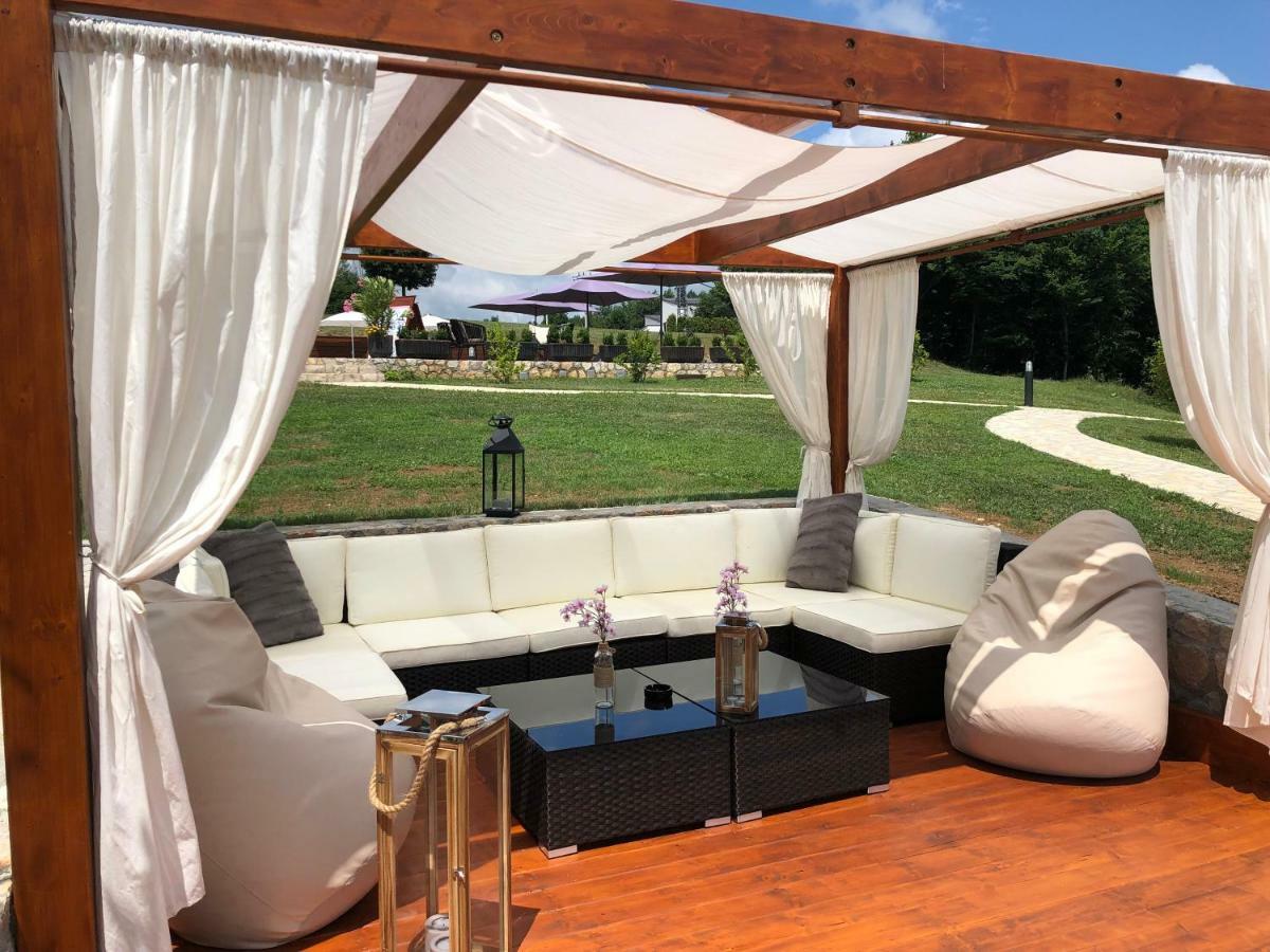 Hotel Degenija Селище Дрезницко Екстериор снимка